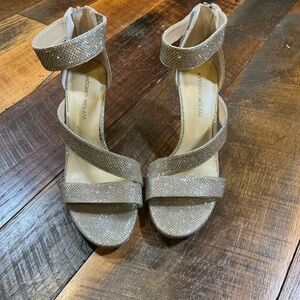 Antonio Melani Champagne Metallic Strappy Heels Women’s 8.5M